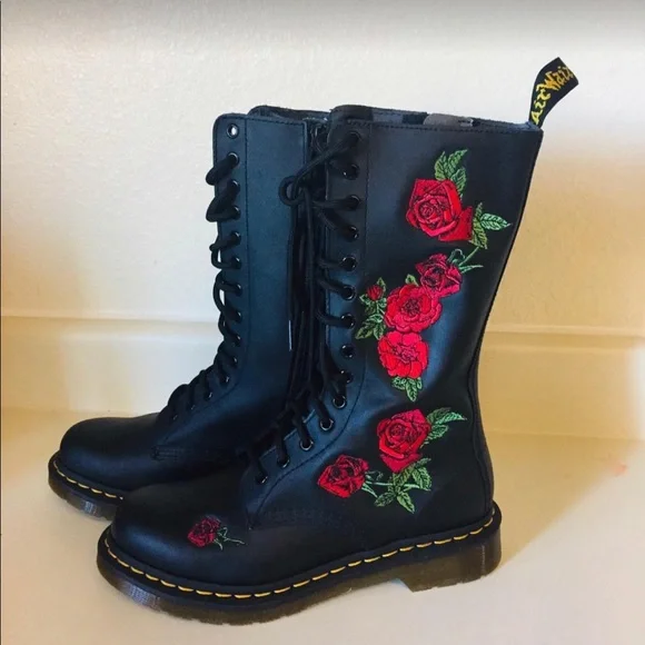 NWT Martens Women's 14-Eye Vonda